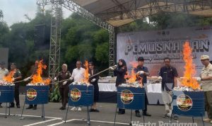 Bea Cukai Jabar Musnahkan Jutaan Batang Rokok Ilegal: Rugikan Masyarakat dan Negara