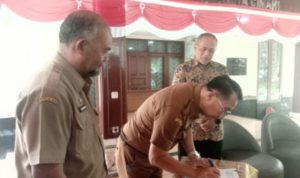 Budi Raharja Resmi Gantikan Totong Solehudin Jabat Sekwan DPRD Kota Cimahi