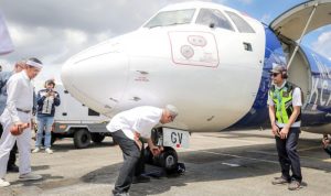 Wings Air Mendarat Tandai Bandara Husein Sastranegara Kembali Beroperasi