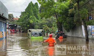 Warga Diungsikan Akibat Banjir Rendam Empat RW, Wali Kota Cimahi: Ini yang Terparah