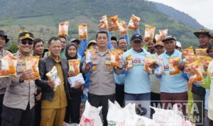 Dukung Produktivitas Pertanian, Polresta Bandung Distribusikan Ratusan Kilogram Bantuan Benih Jagung