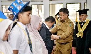 Wagub Jabar Pada Mahasiswa Baru Ikopin: Koperasi Berperan Penting dalam Pertumbuhan Ekonomi