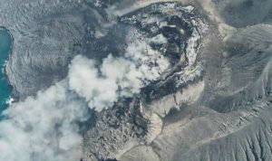 Siaga 24 Jam, Dinkes Jabar Sebut Tak Ada Keluhan Kesehatan Dampak Abu Vulkanik Gunung Anak Krakatau